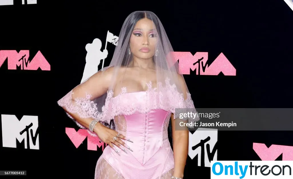 Nicki Minaj nude photo #0511 (nickiminaj)
