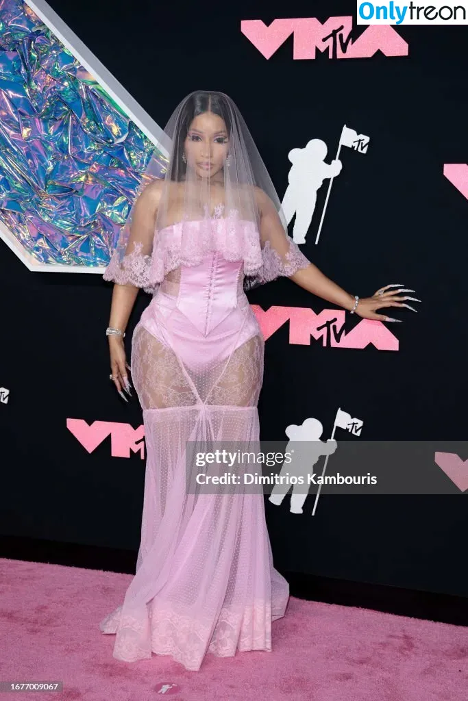 Nicki Minaj nude photo #0512 (nickiminaj)