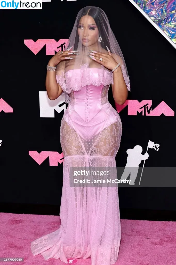 Nicki Minaj nude photo #0513 (nickiminaj)