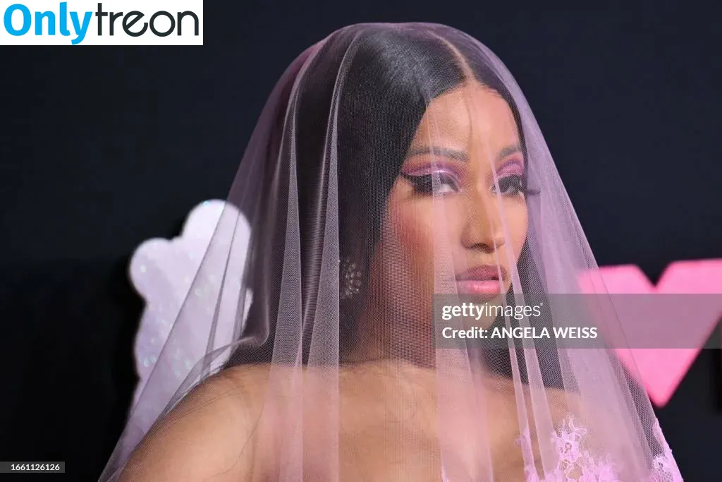 Nicki Minaj nude photo #0515 (nickiminaj)