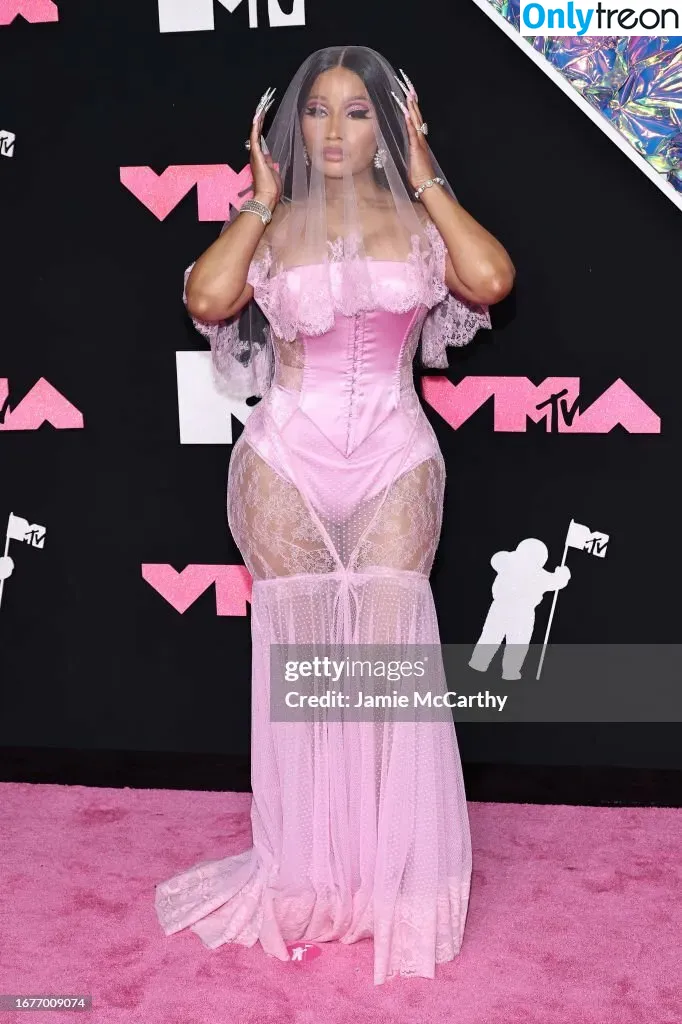 Nicki Minaj nude photo #0516 (nickiminaj)