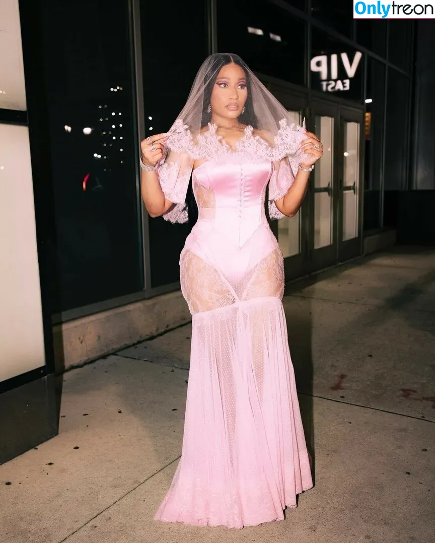 Nicki Minaj nude photo #0517 (nickiminaj)