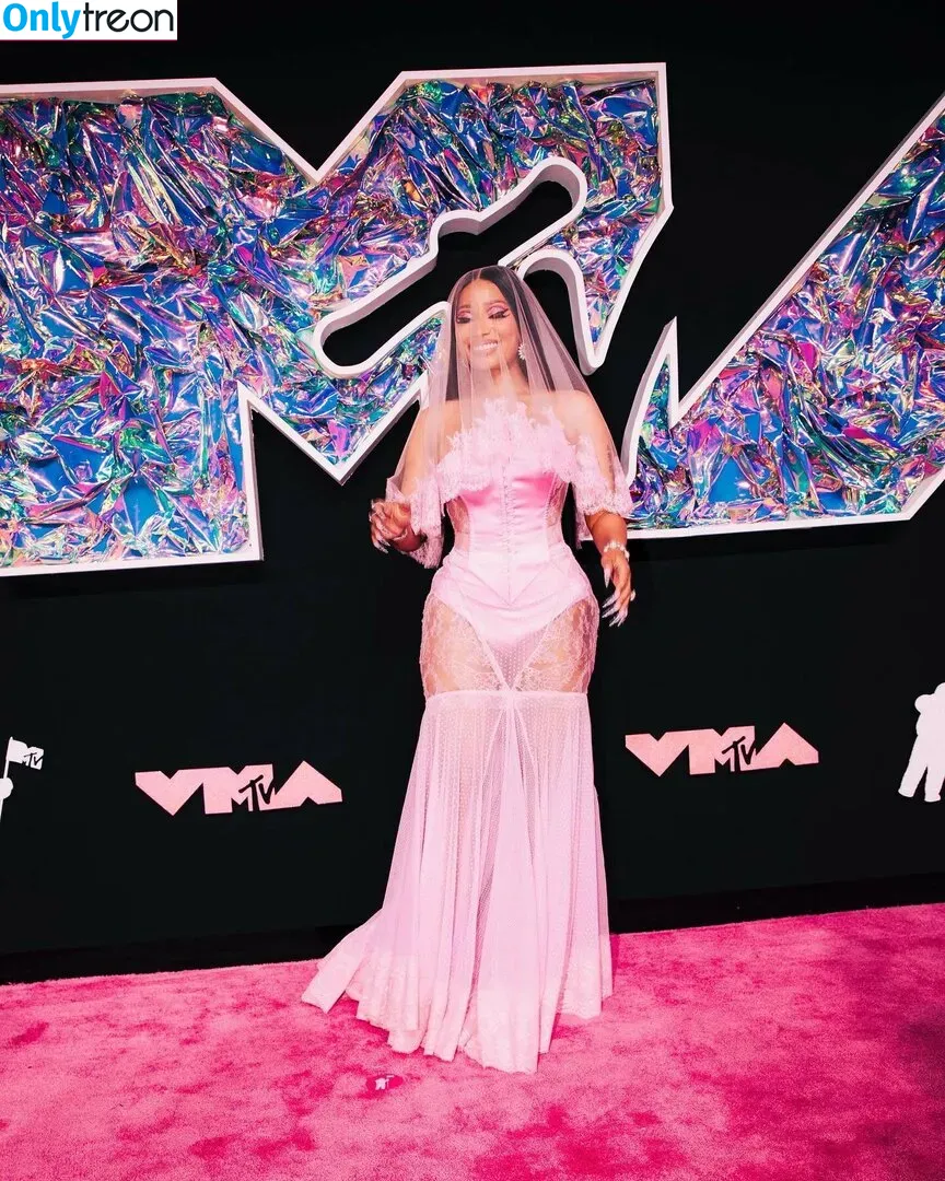 Nicki Minaj nude photo #0519 (nickiminaj)