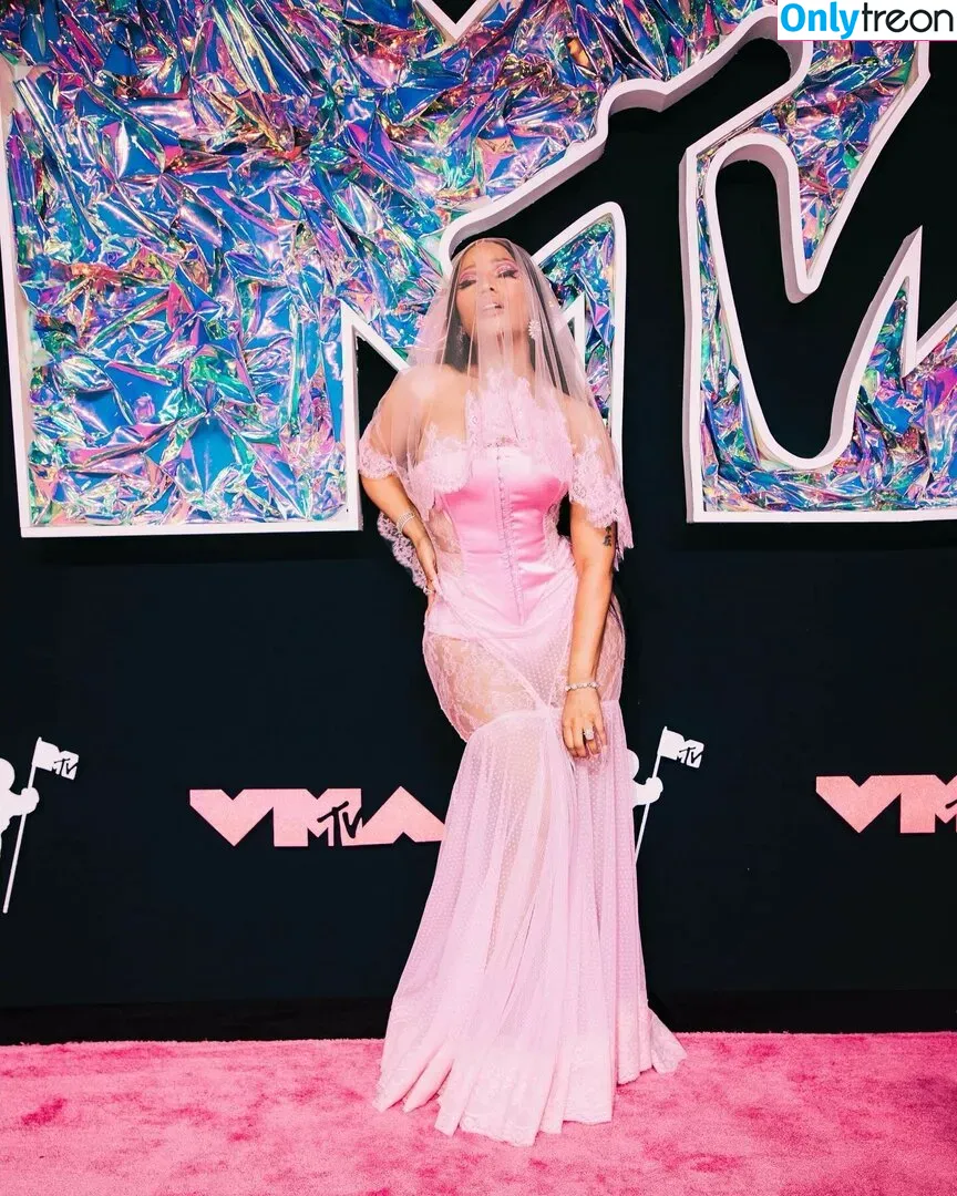 Nicki Minaj nude photo #0520 (nickiminaj)