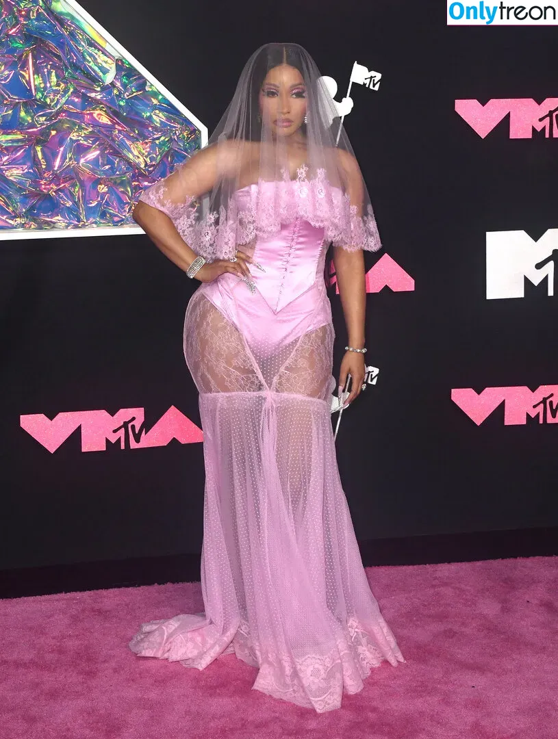 Nicki Minaj nude photo #0528 (nickiminaj)