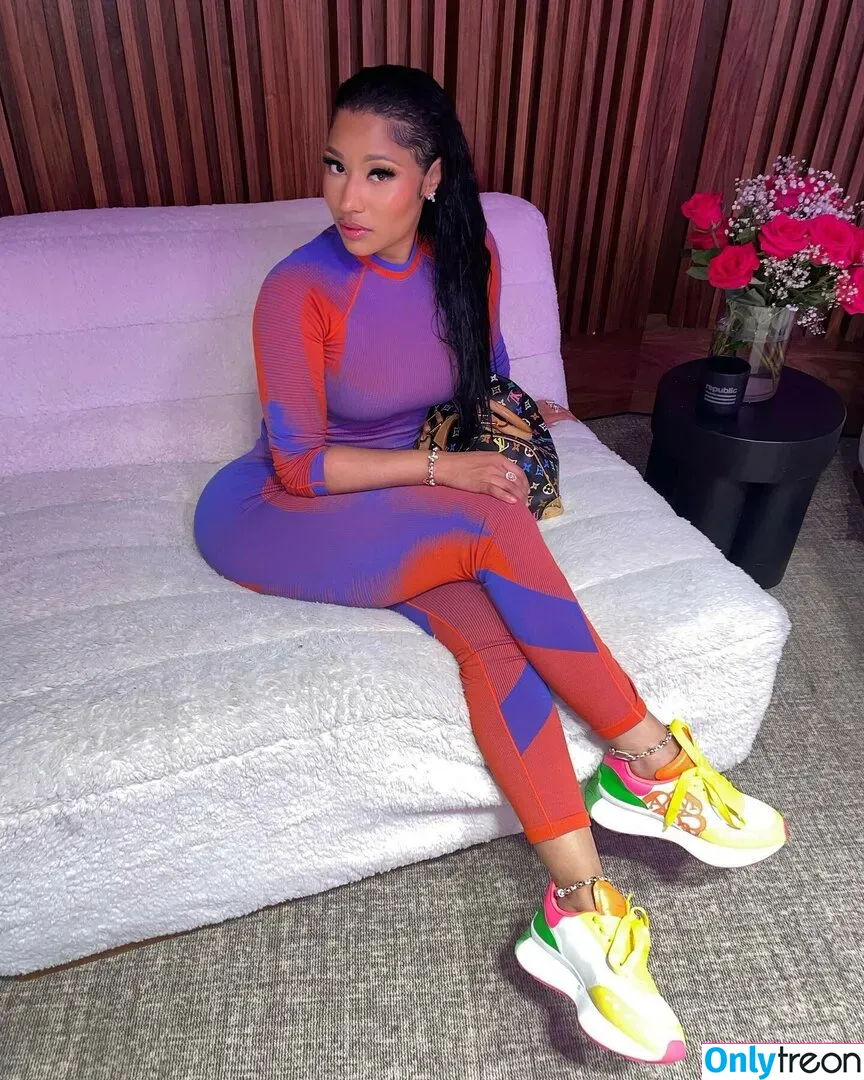 Nicki Minaj nude photo #0540 (nickiminaj)