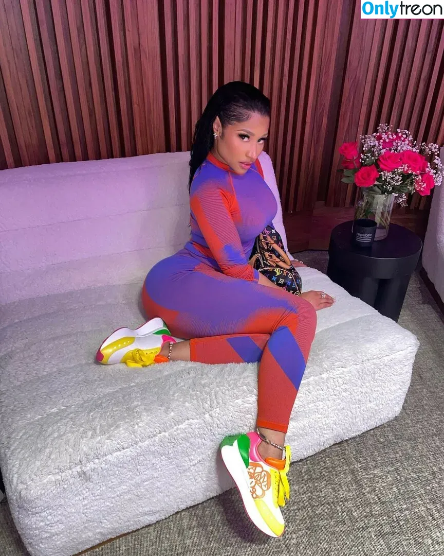 Nicki Minaj nude photo #0542 (nickiminaj)