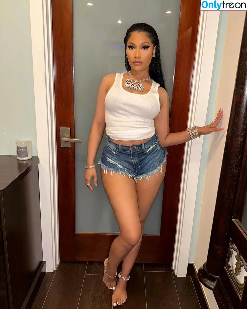 Nicki Minaj nude photo #0546 (nickiminaj)