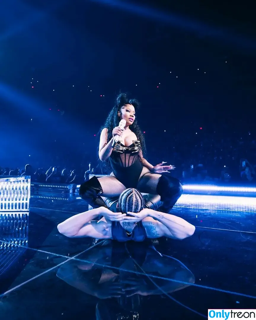 Nicki Minaj nude photo #0647 (nickiminaj)