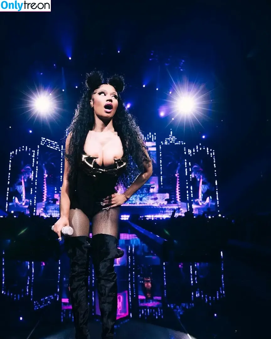 Nicki Minaj nude photo #0648 (nickiminaj)