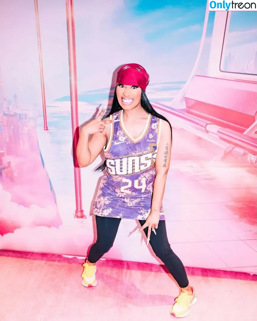 Nicki Minaj nude photo #0653 (nickiminaj)
