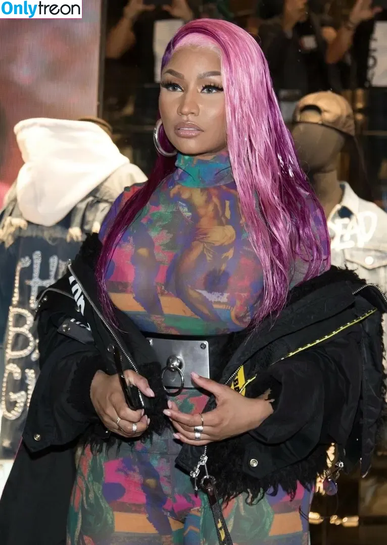 Nicki Minaj nude photo #0688 (nickiminaj)