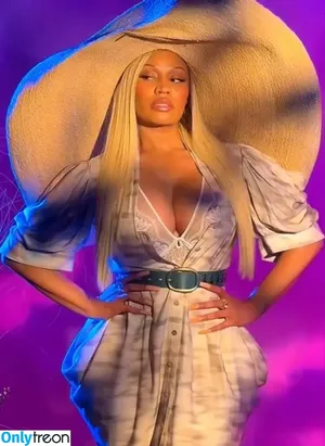Nicki Minaj / nickiminaj nude photo #1319