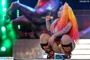 Nicki Minaj / nickiminaj nude photo #1323