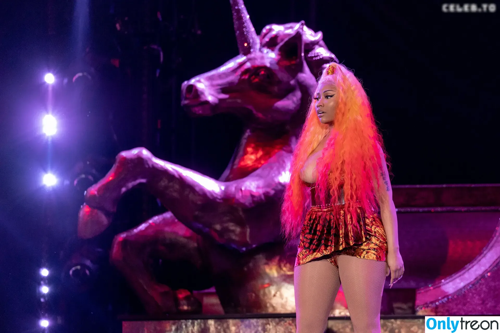 Nicki Minaj nude photo #1326 (nickiminaj)
