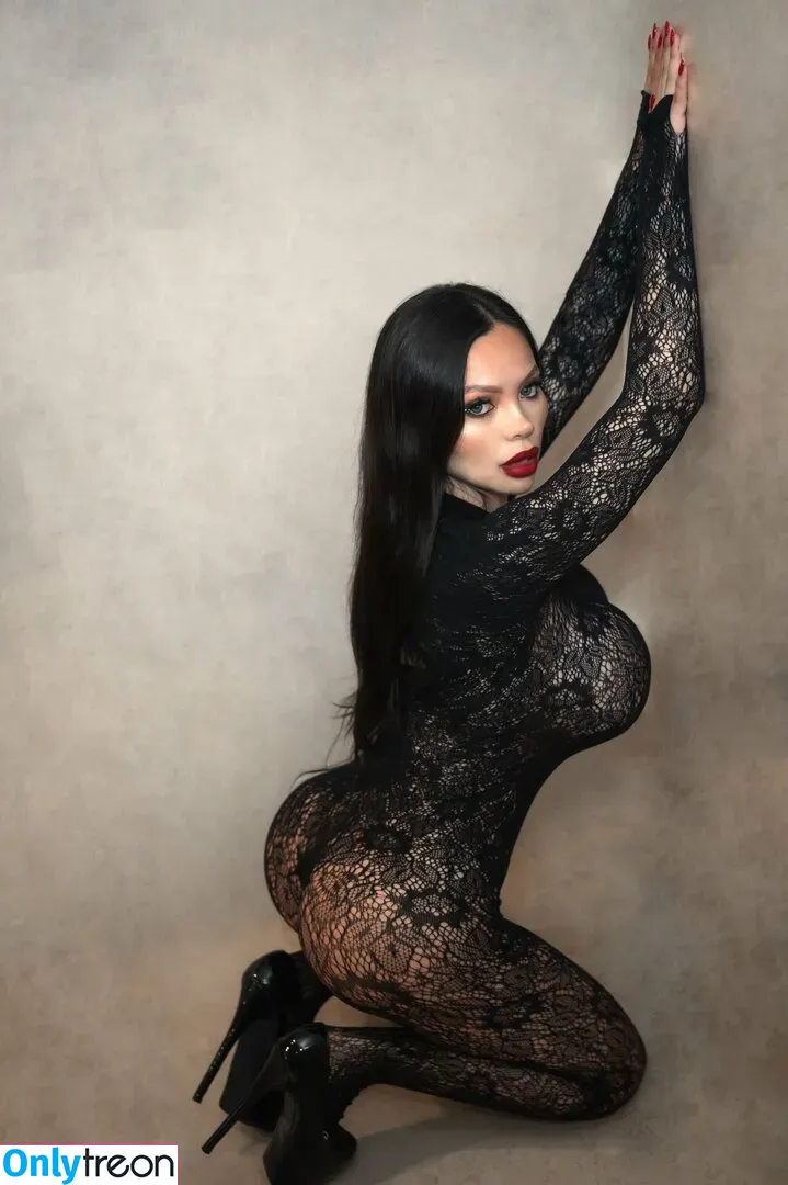 Nicol Loveee nude photo #0001 (Laura Perea / nicol_lovee / nicollove_e / nicolloveee)