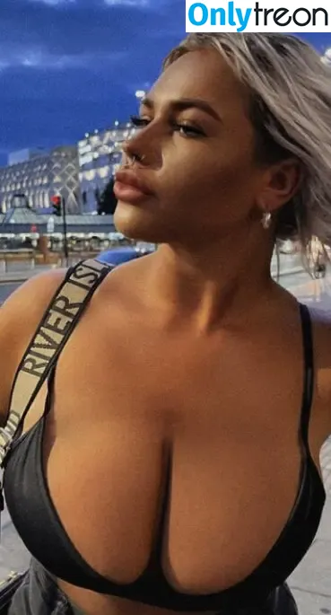 Nicole Barker nude photo #0029 (nicole_barkerrr)