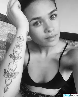 Nicole Gale Anderson / nicolegaleanderson nude photo #0007