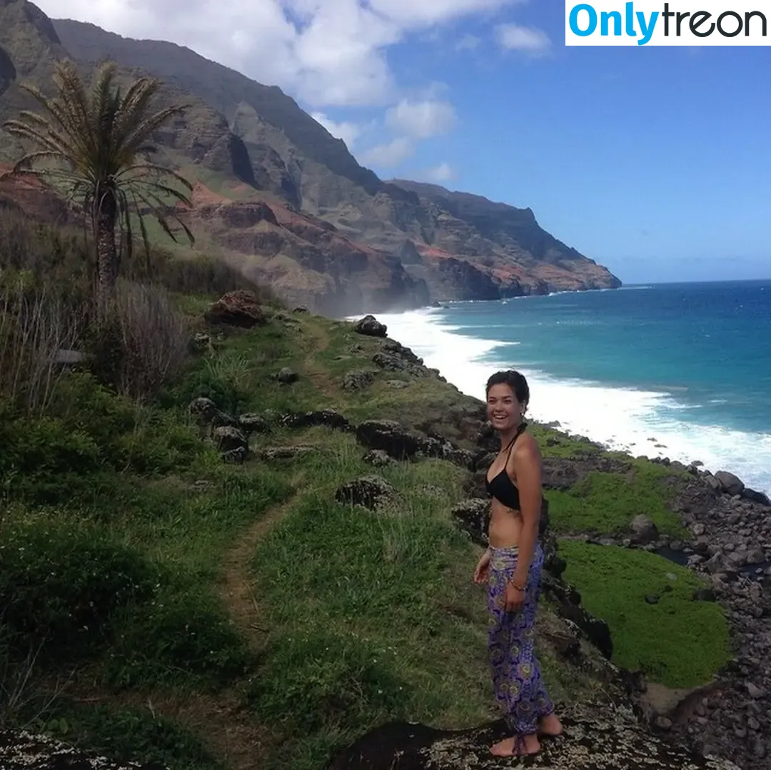 Nicole Gale Anderson nude photo #0004 (nicolegaleanderson)