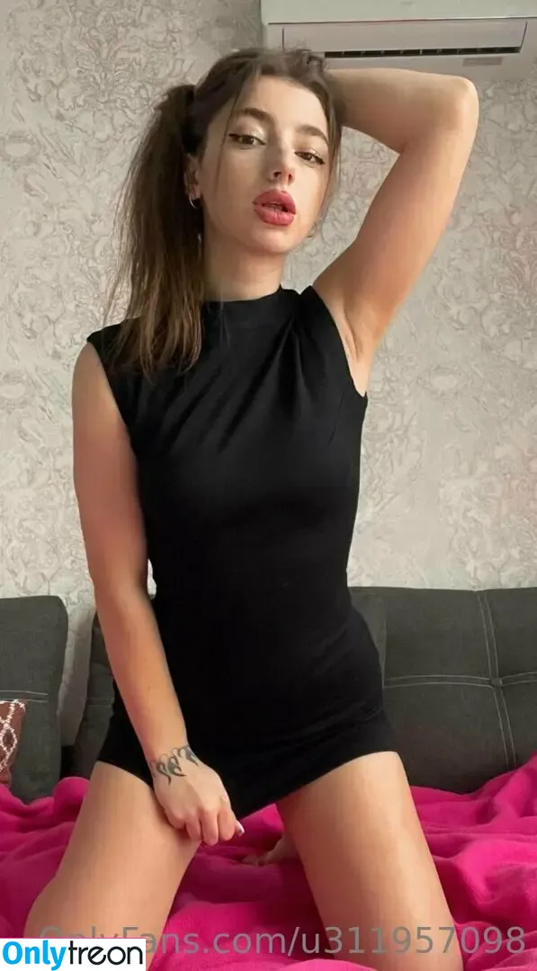 nicole_gfe nude photo #0034 (goddessofthesevenseas_)