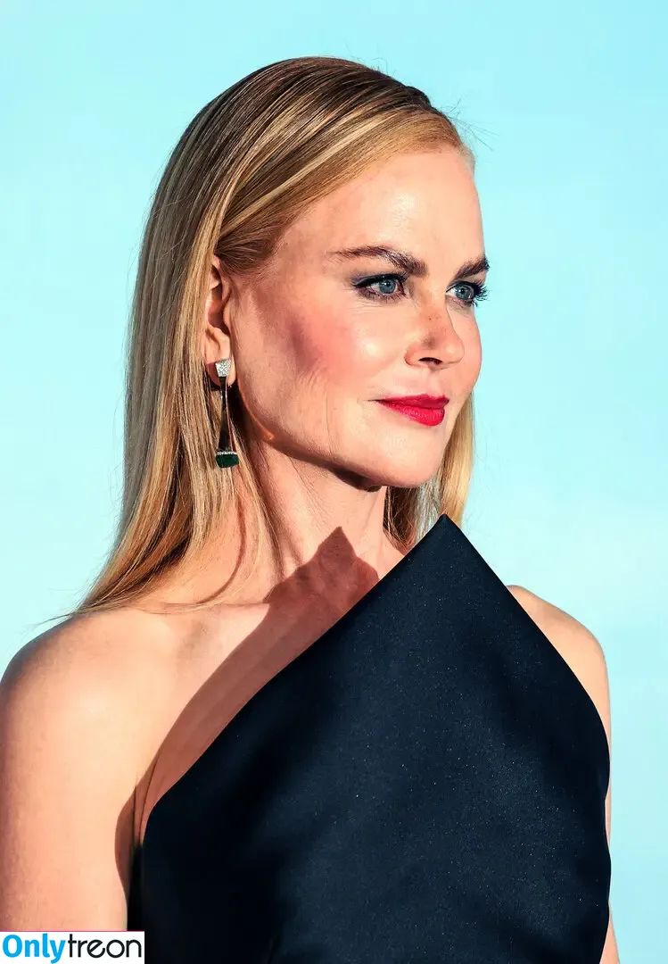 Nicole Kidman nude photo #0460 (kidmanupdates / nicolekidman)