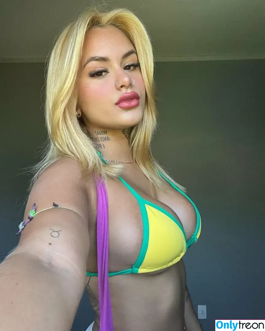 Nicole Reis nude photo #0039 (niccoleoficial)
