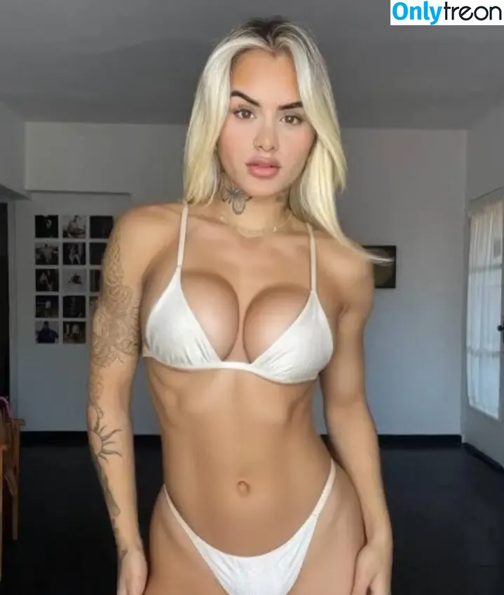 Nicole Reis nude photo #0041 (niccoleoficial)
