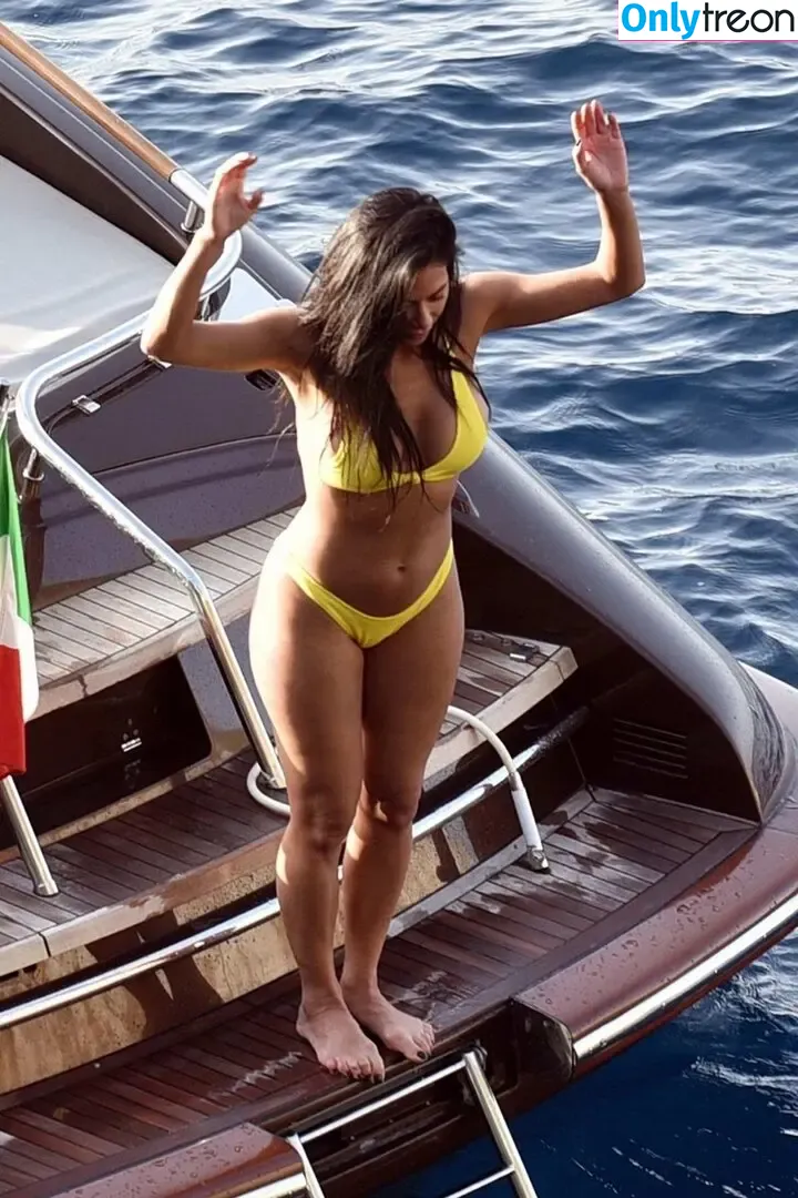 Nicole Scherzinger nude photo #2726 (NicoleScherzy / nicolescherzinger)