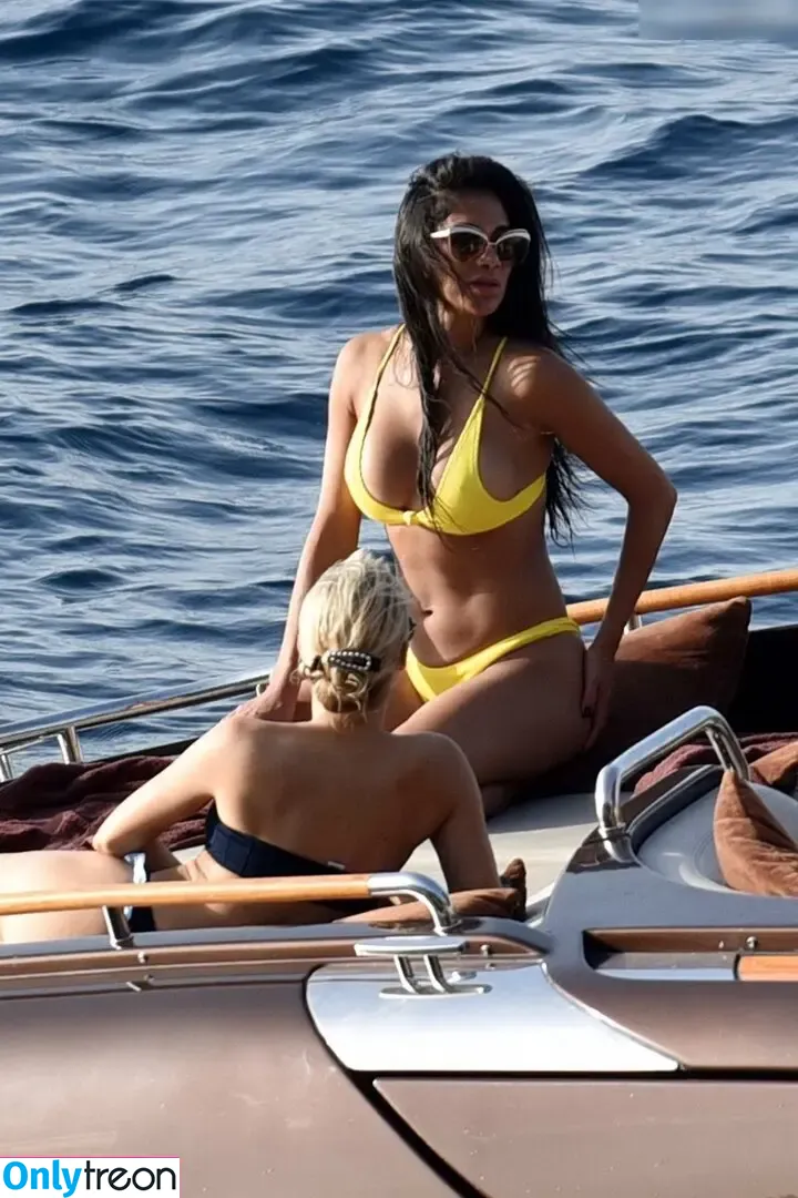 Nicole Scherzinger nude photo #2727 (NicoleScherzy / nicolescherzinger)