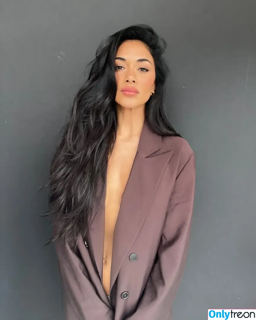 Nicole Scherzinger nude photo #2769 (NicoleScherzy / nicolescherzinger)