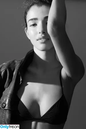  nude photo #0001