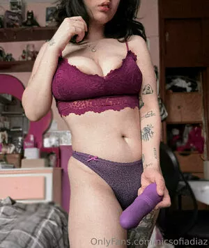 Nicsofiadiaz nude photo #0041