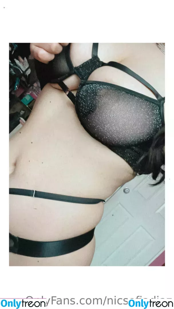 Nicsofiadiaz nude photo #0009 (Nicsofiadiaz)