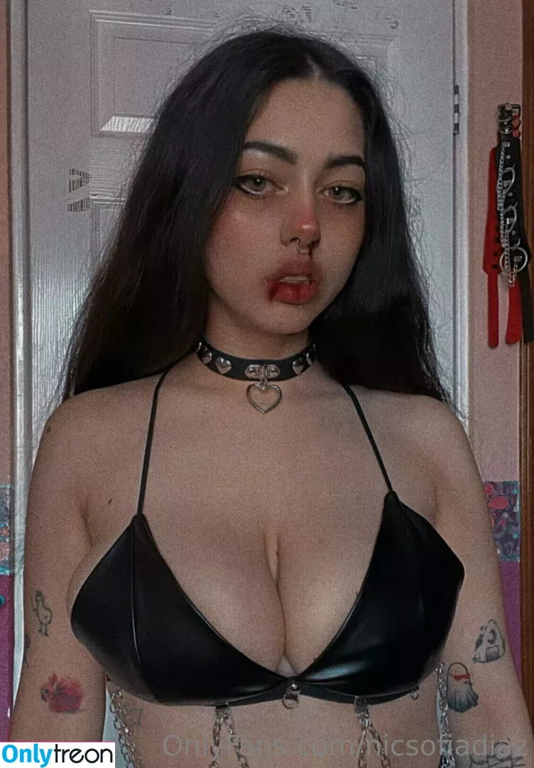 Nicsofiadiaz nude photo #0010 (Nicsofiadiaz)