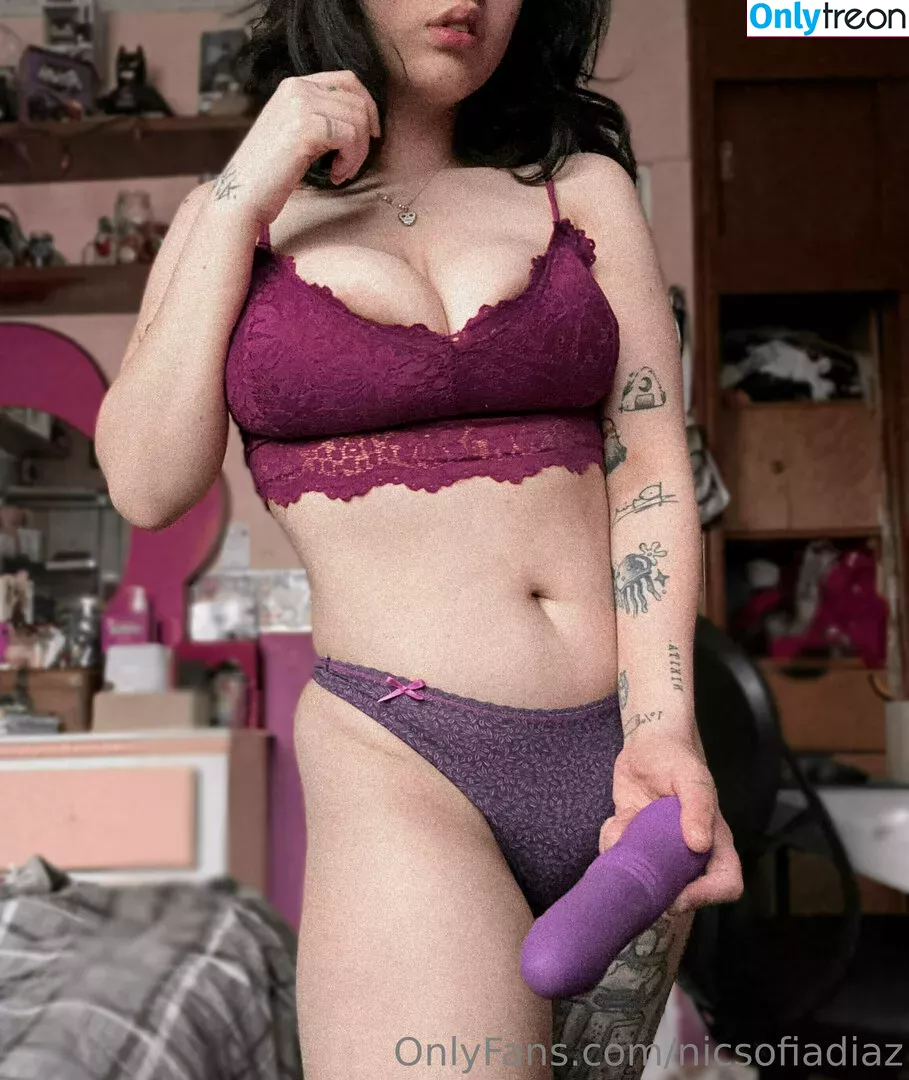 Nicsofiadiaz nude photo #0041 (Nicsofiadiaz)