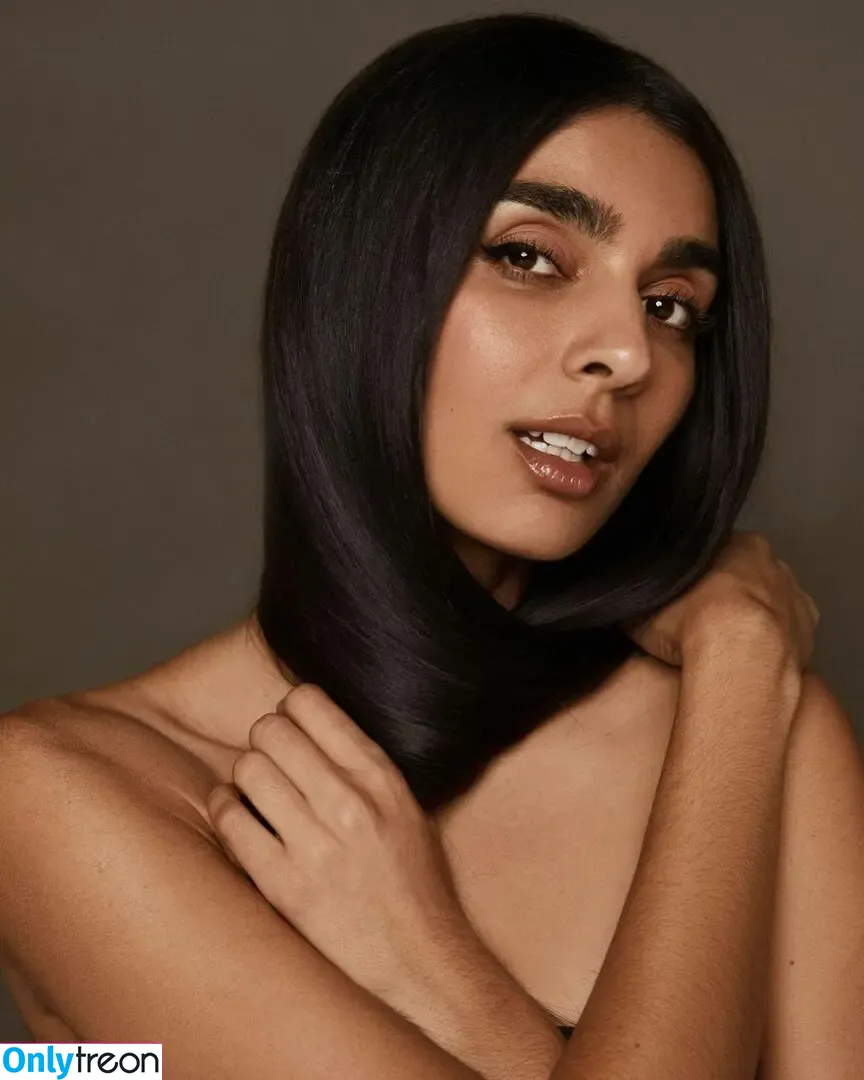 Nida Khurshid nude photo #0001 (nidakhurshid_)