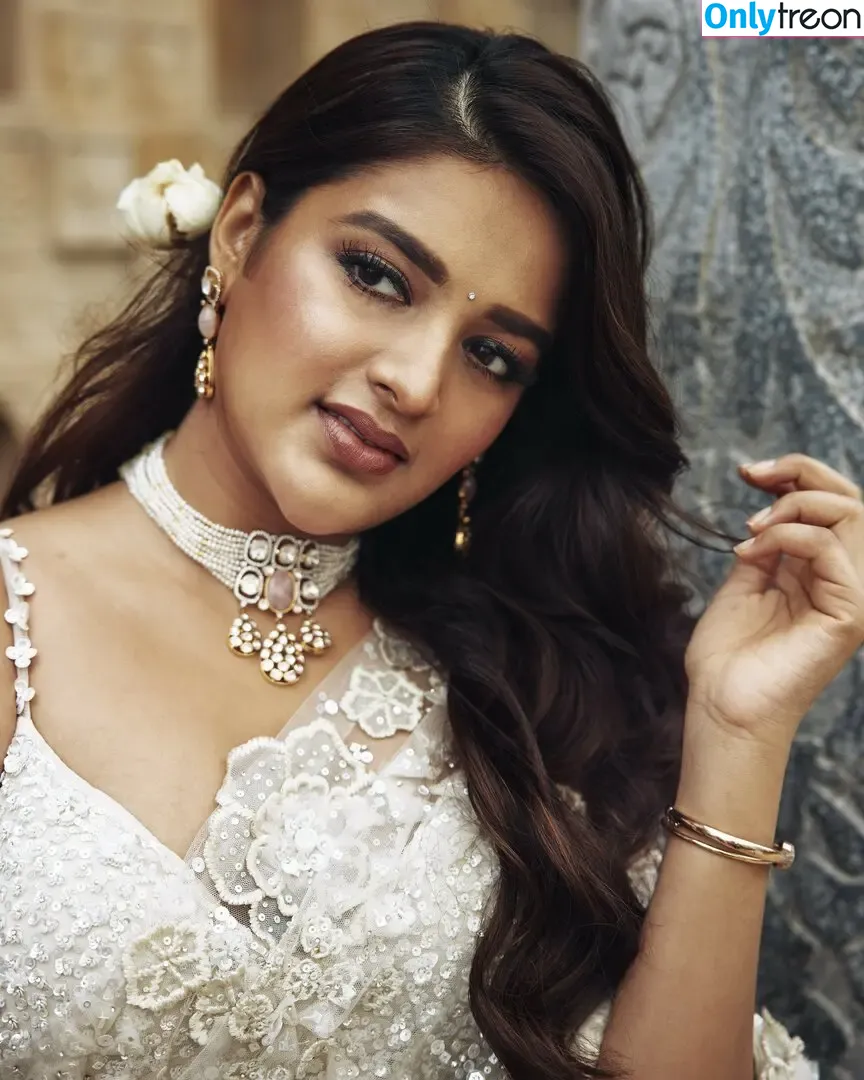 Nidhhi Agerwal nude photo #0050 (nidhhiagerwal)