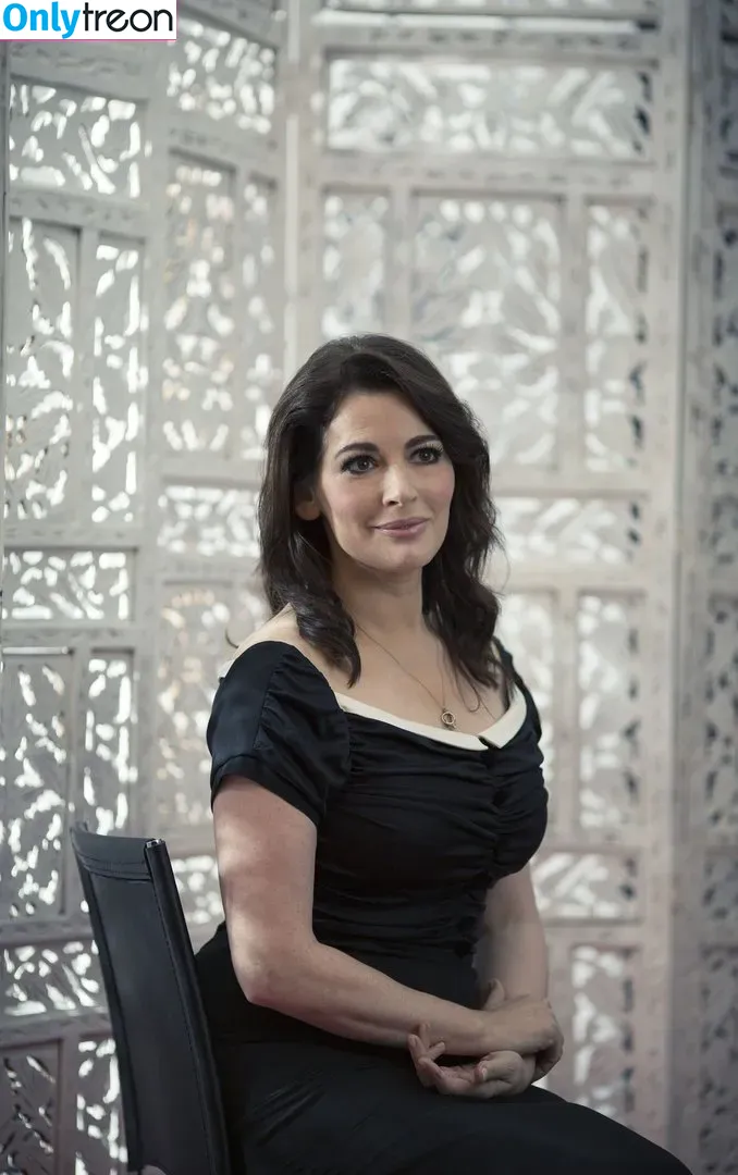 Nigella Lawson nude photo #0045 (nigellalawson)