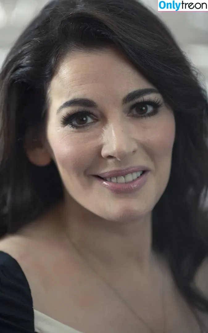 Nigella Lawson nude photo #0049 (nigellalawson)