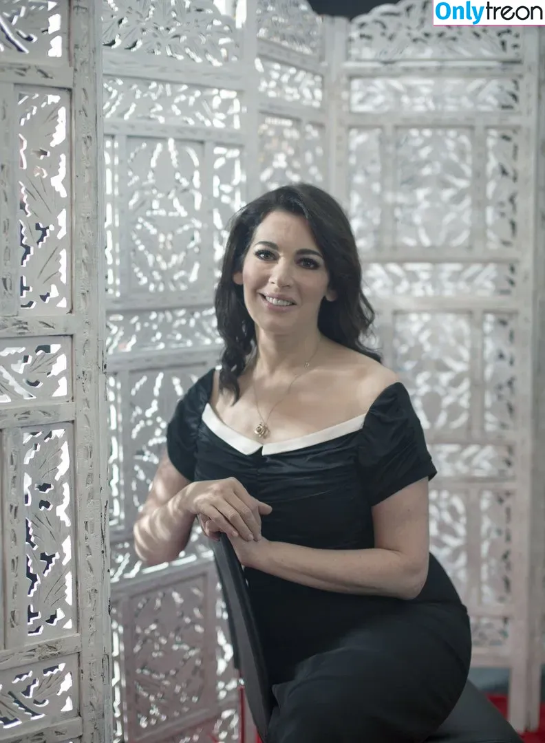Nigella Lawson nude photo #0052 (nigellalawson)