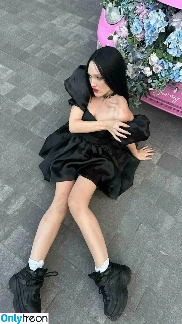 nightlyy_me nude photo #0203 (nightlyy_me)