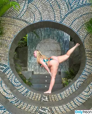 Niki Peacock / presidentniki nude photo #0079