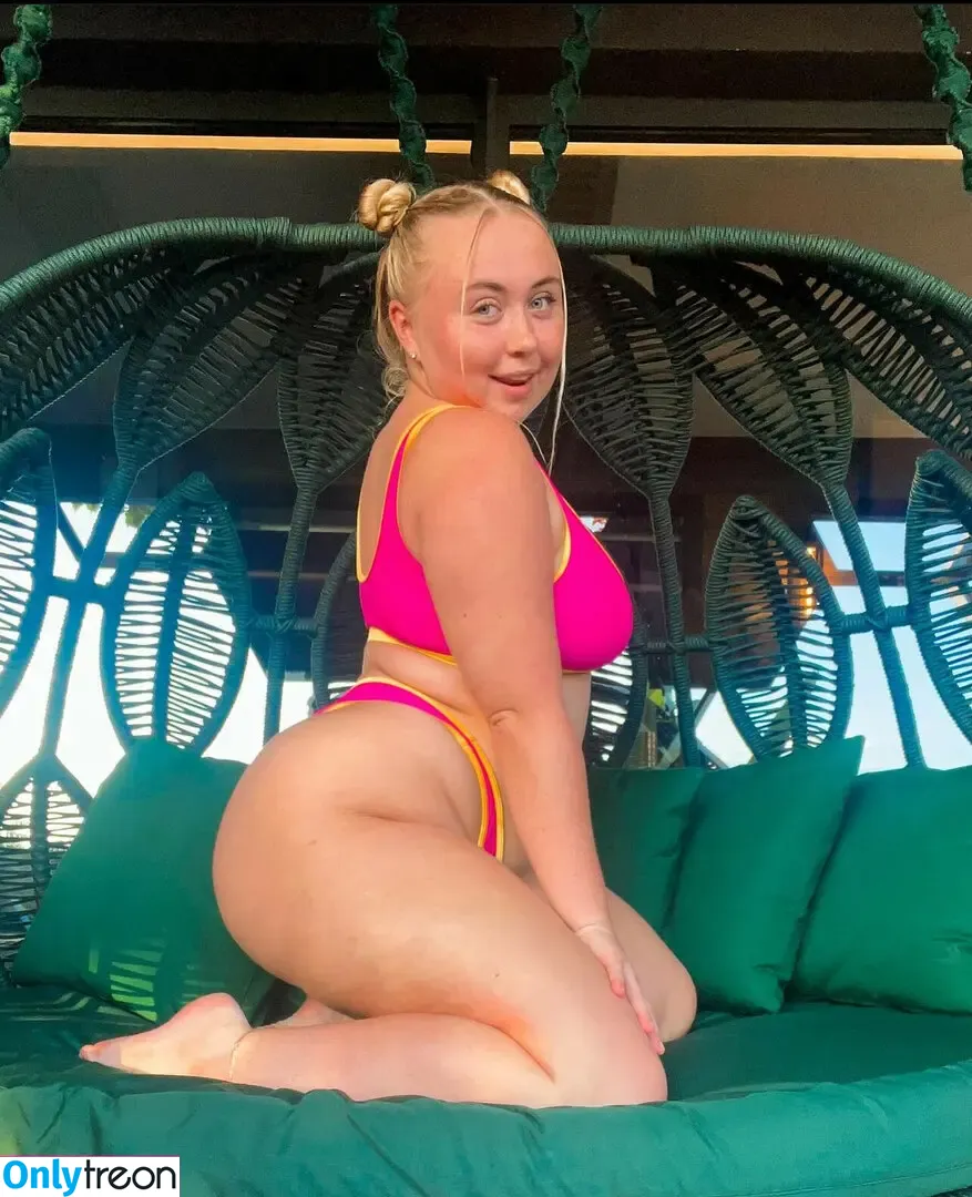 Niki Peacock nude photo #0023 (presidentniki)