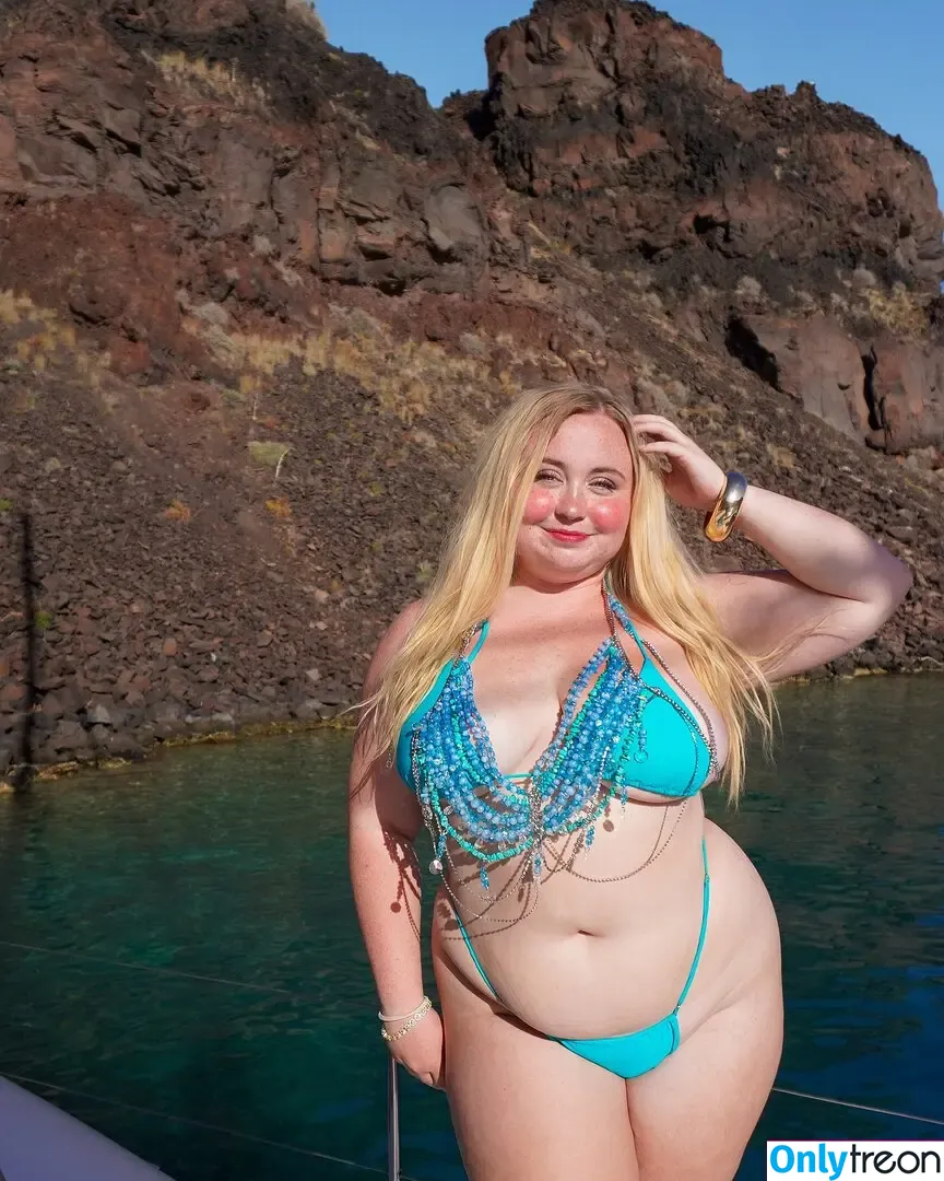 Niki Peacock nude photo #0669 (presidentniki)
