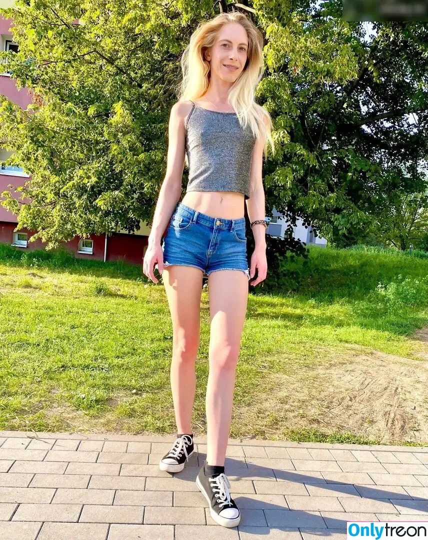 Nikki Gia nude photo #0005 (nikki_gia_vip)
