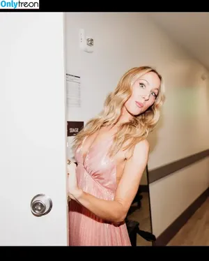 Nikki Glaser / nikkiglaser nude photo #0445