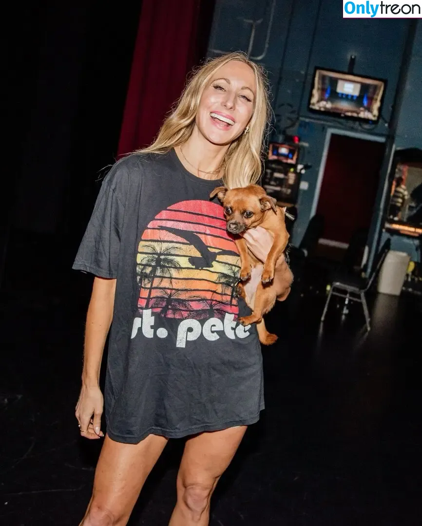 Nikki Glaser nude photo #0447 (nikkiglaser)