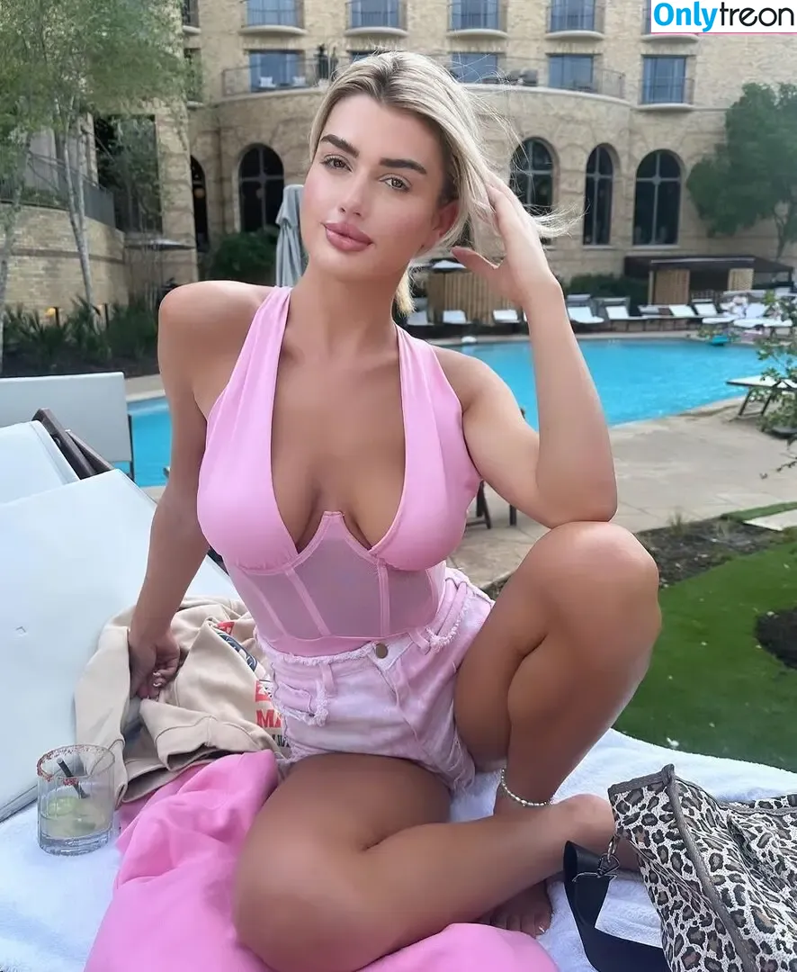 Nikki Nigh nude photo #0006 (nicolettenigh / niki-nova)