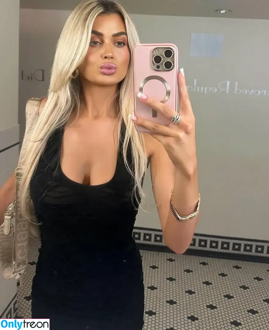 Nikki Nigh nude photo #0031 (nicolettenigh / niki-nova)