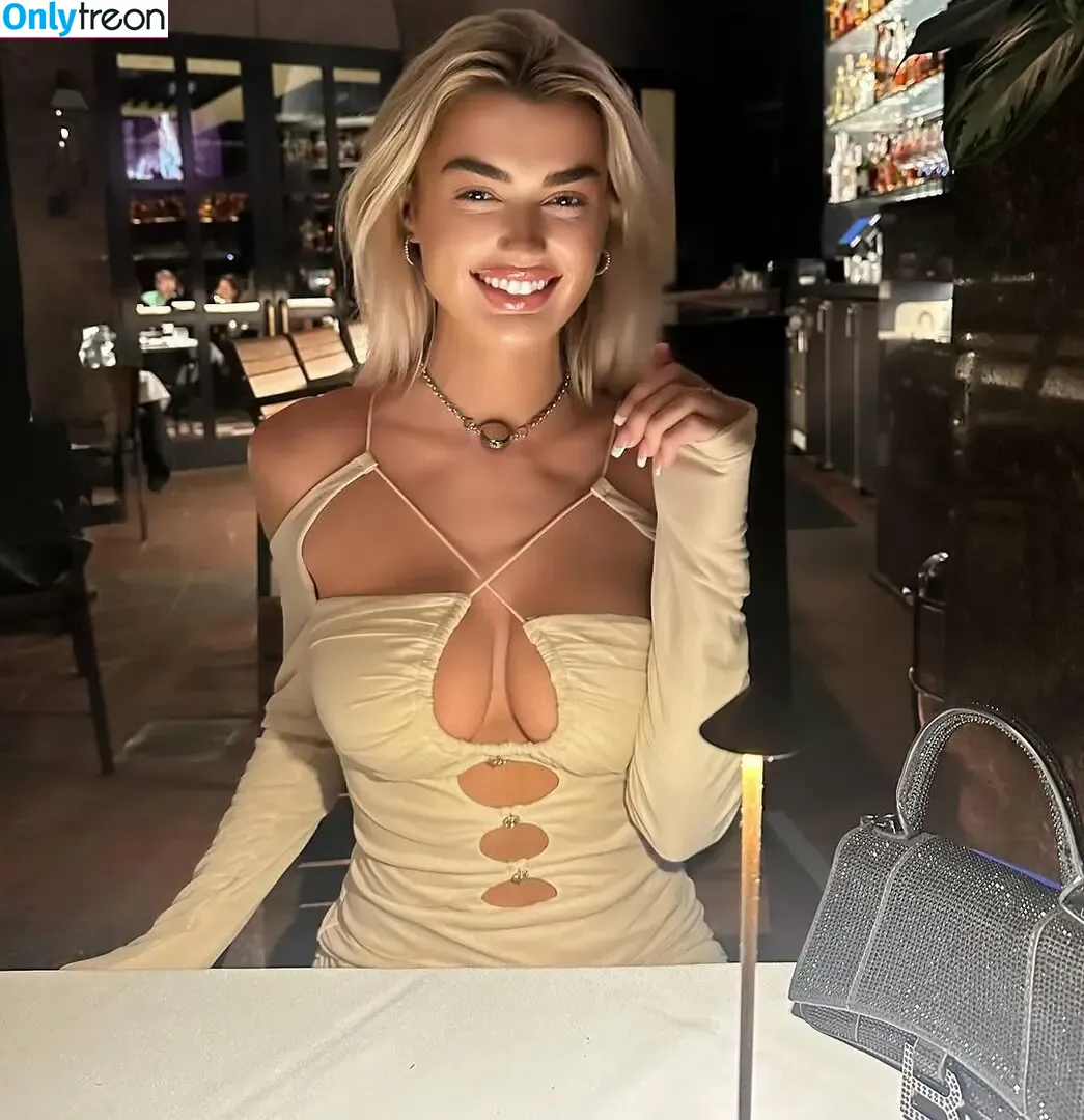 Nikki Nigh nude photo #0038 (nicolettenigh / niki-nova)